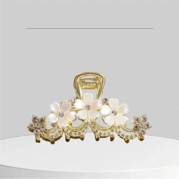 Set of 2 beautiful hair clips  rhinestones, red and white velvet roses - Picture 6 of 8